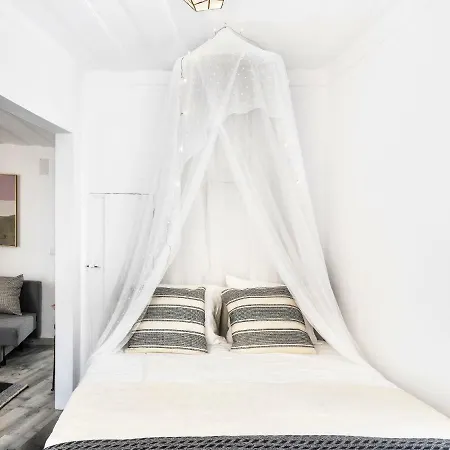 Alfama Street View Lisboa