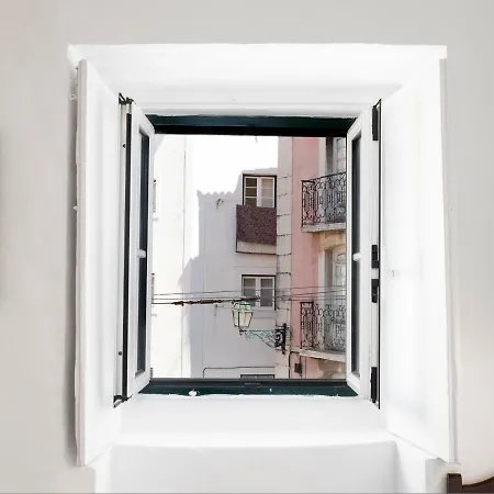 Alfama Street View * Lisboa